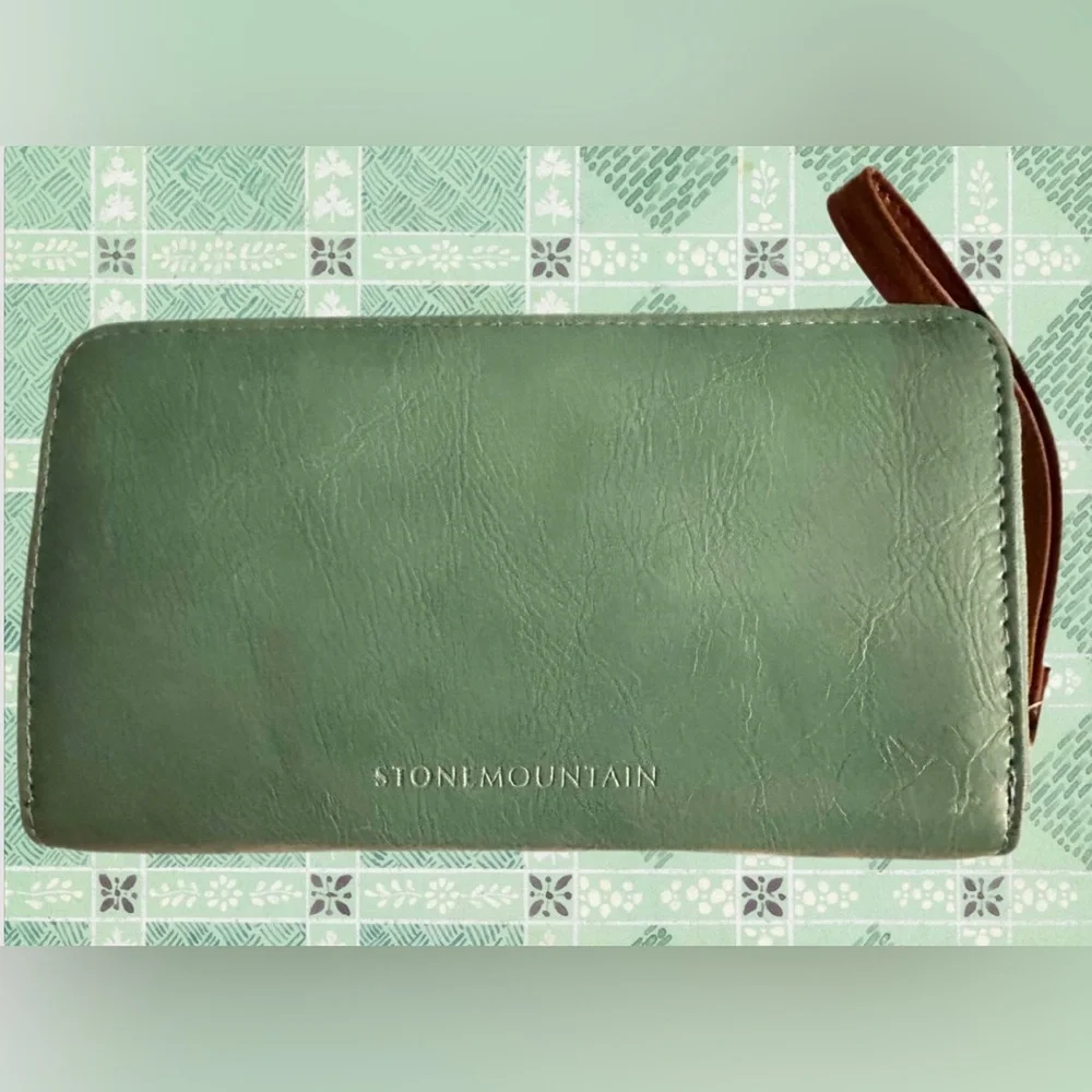 Stone Mountain Leather Wristlet/Wallet with Rechargeable Phone Battery NWT